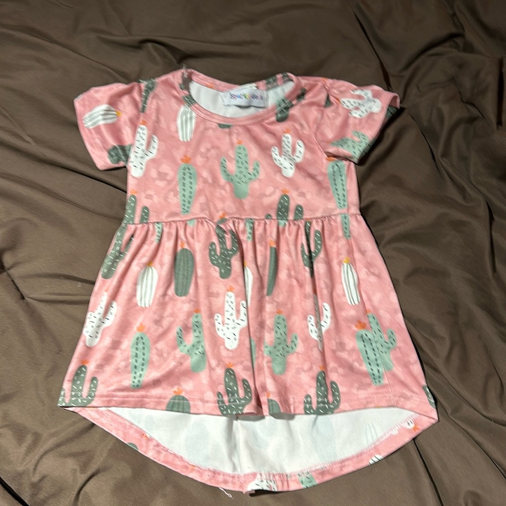 2T dress or it could be a shirt with leggings.